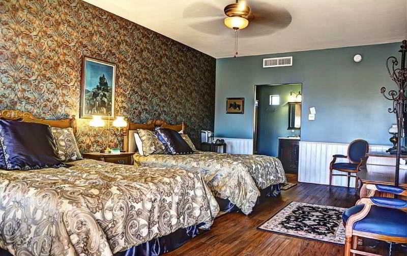 Отель Tombstone Monument Guest Ranch Экстерьер фото